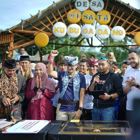 Pasar Produk Lokal Autentik
